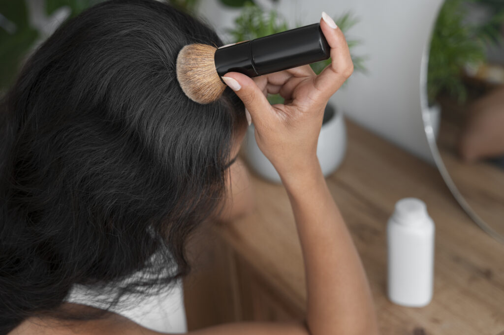 6 Best Scalp Sunscreens for Every Hair Type (Expert Picks!) 3 scalp sunscreen powder